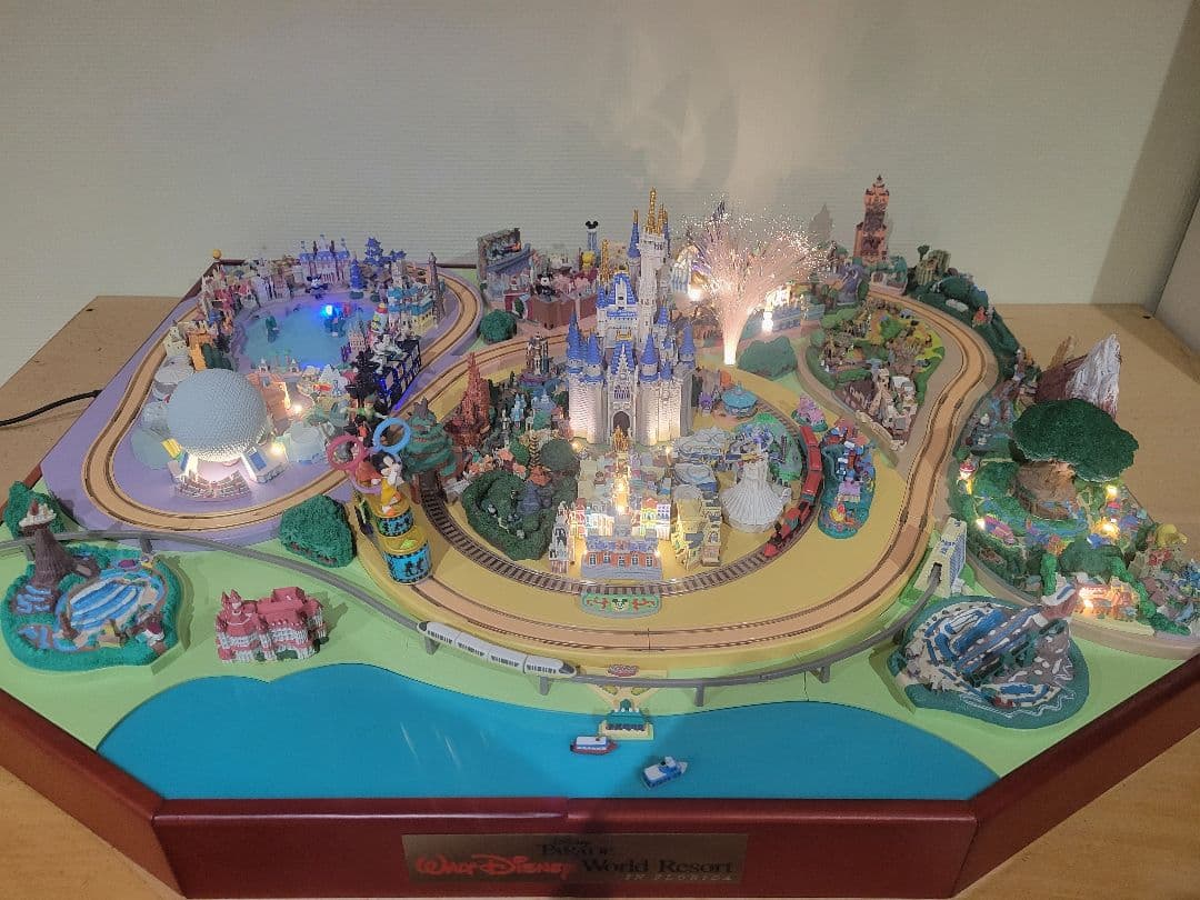 特価　デアゴスティーニ　ディズニーパレード　ワールドリゾート　ジオラマ