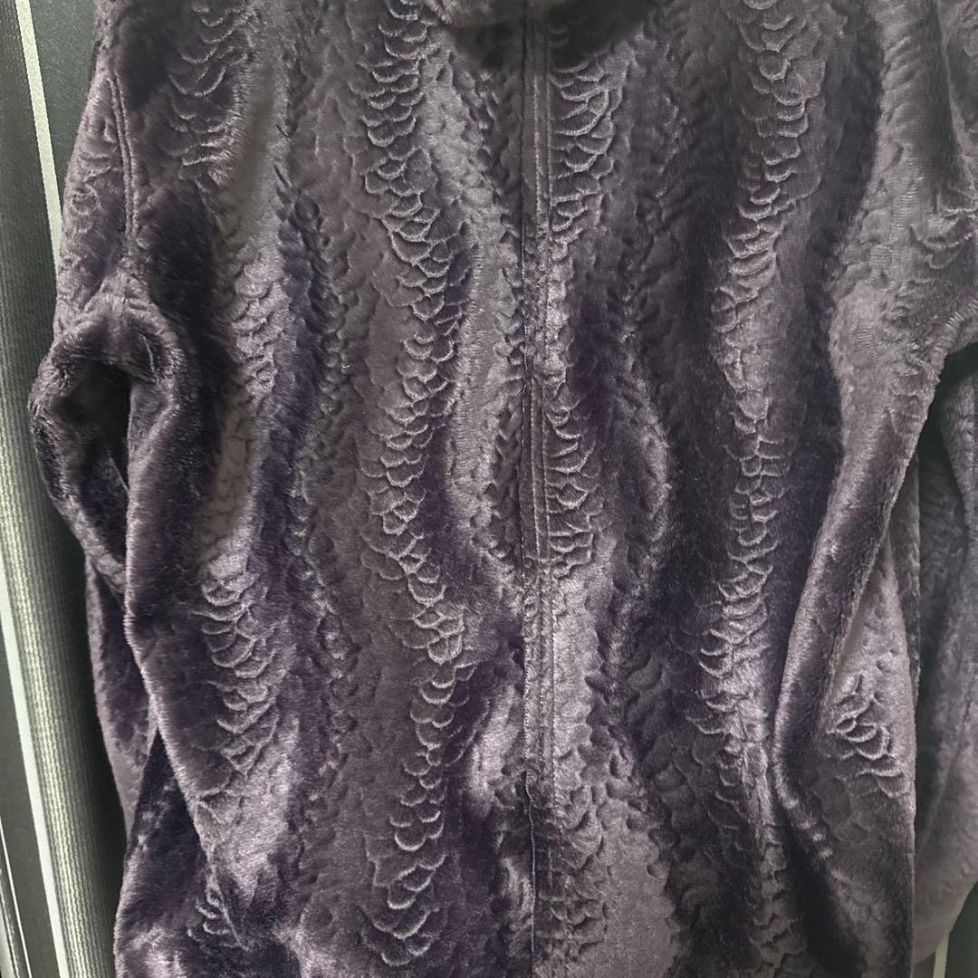 トルネードマート　デフォルメパイソンエンボスパーカー