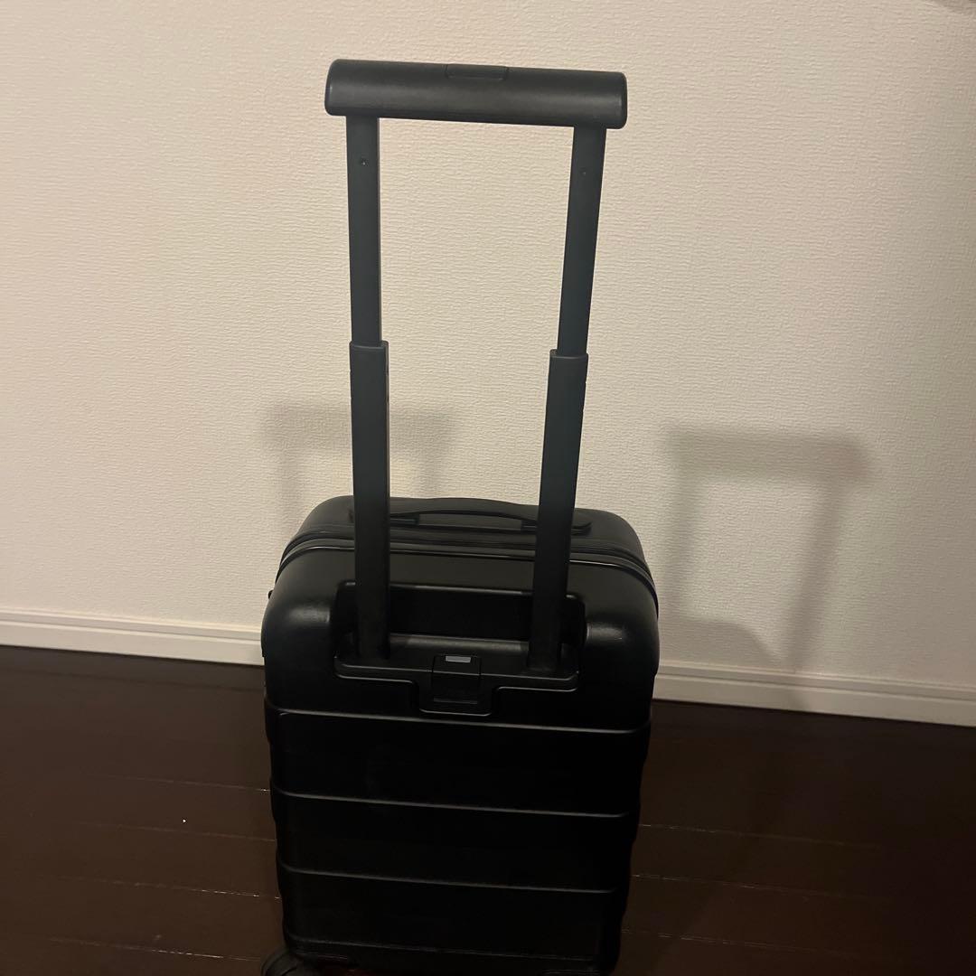 MUJI 使用2回　20L 2025年購入　TSAロック付黒キャリーケース