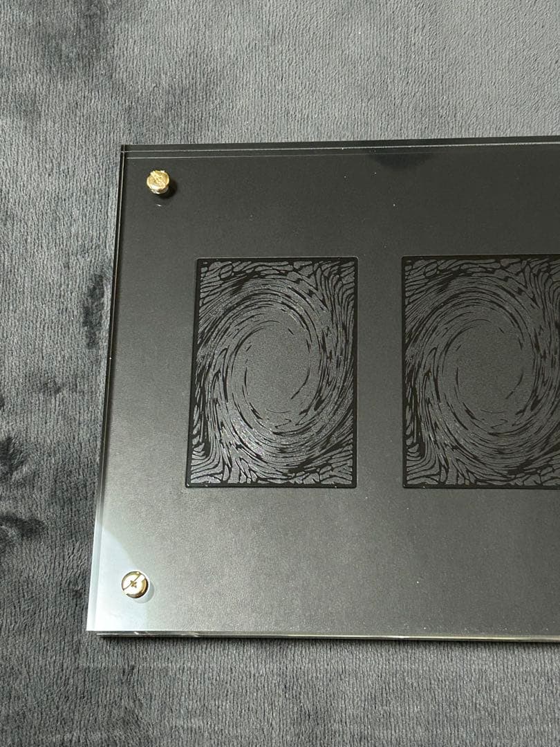 ケース　金属足付き