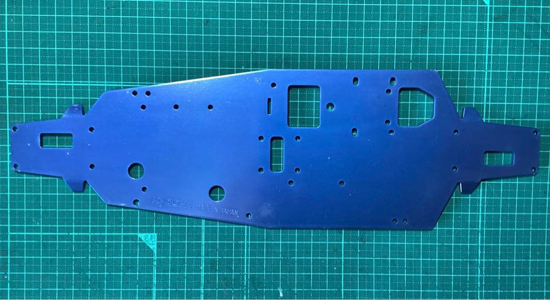 京商　アルミメインシャーシ 新品・未使用品