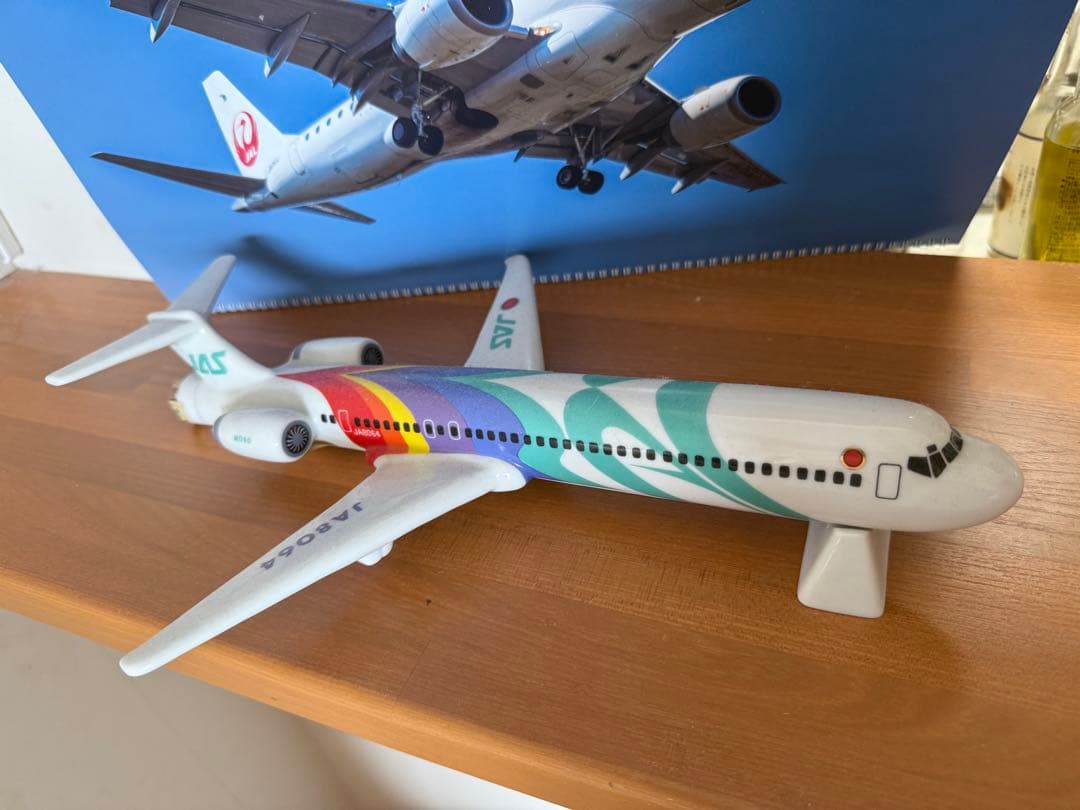 JAS飛行機置物★JA8064 MD90