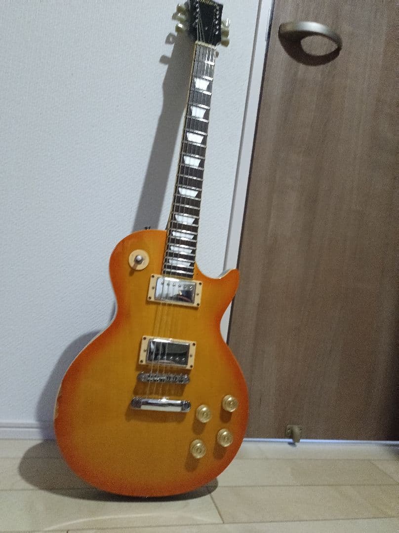 Maison レスポールタイプ　エレキギター