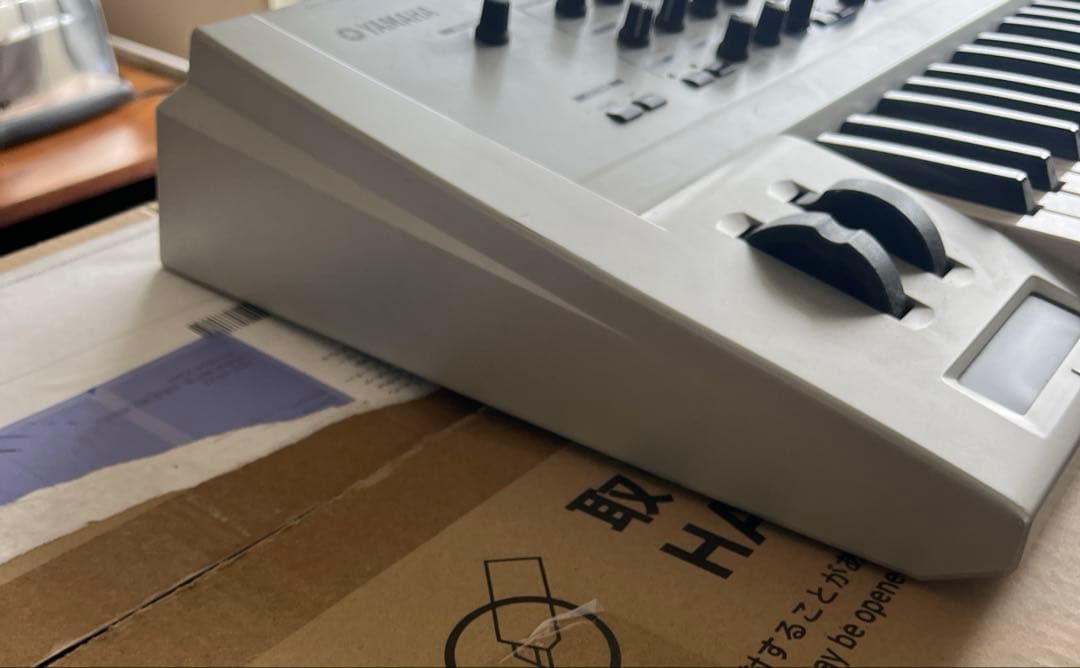 YAMAHA CS6X シンセサイザー 61鍵　中古ジャンクにて