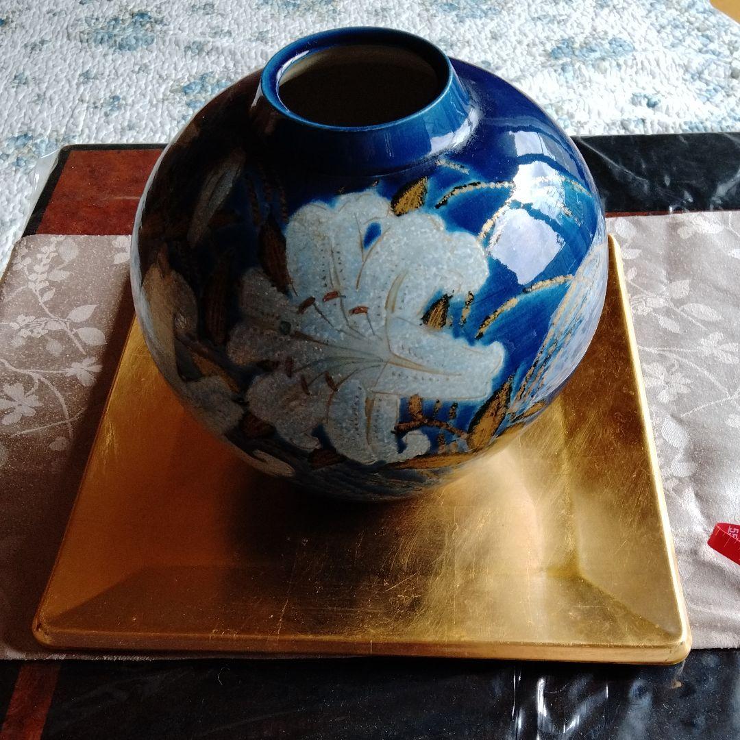 百合の花柄花瓶