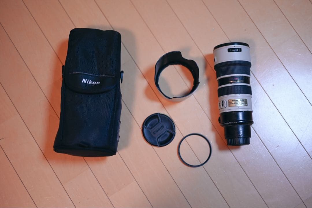 ニコンAF-S VR ED 70-200mm F2.8G（IF） ライトグレー