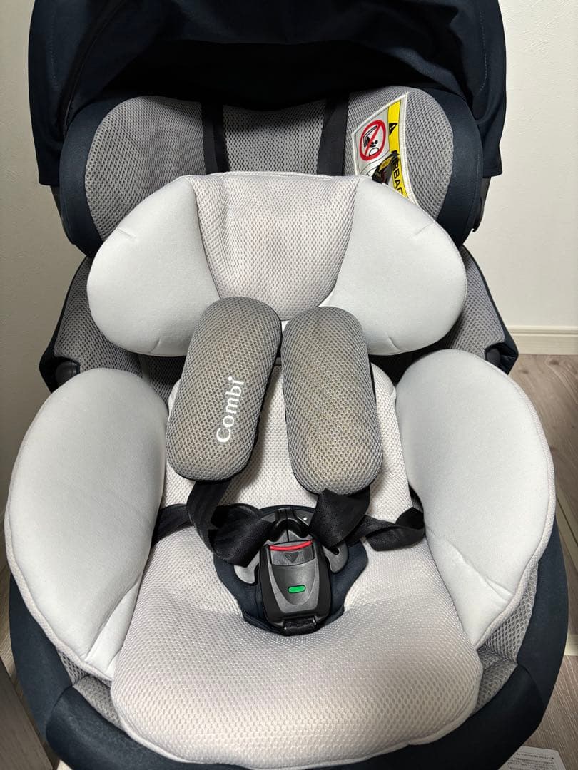 Combi THE S ISOFIX チャイルドシート　ネイビー