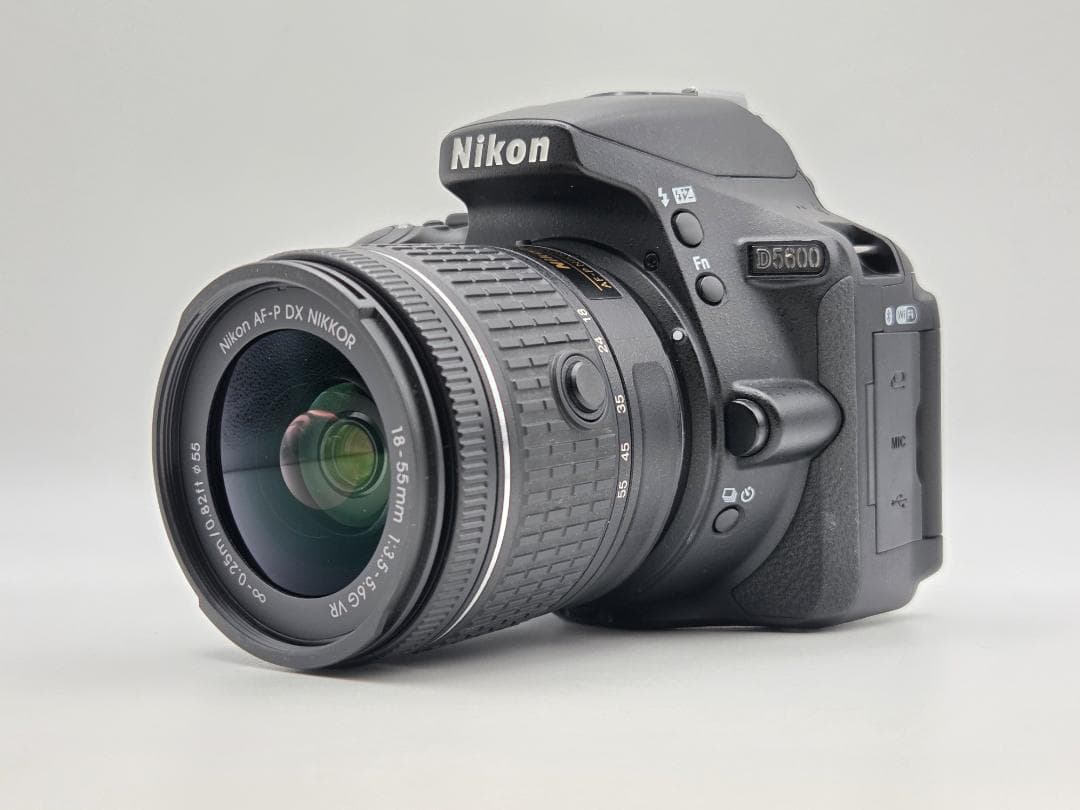 ニコン　NIKON D5600 18-55mm VR レンズキット