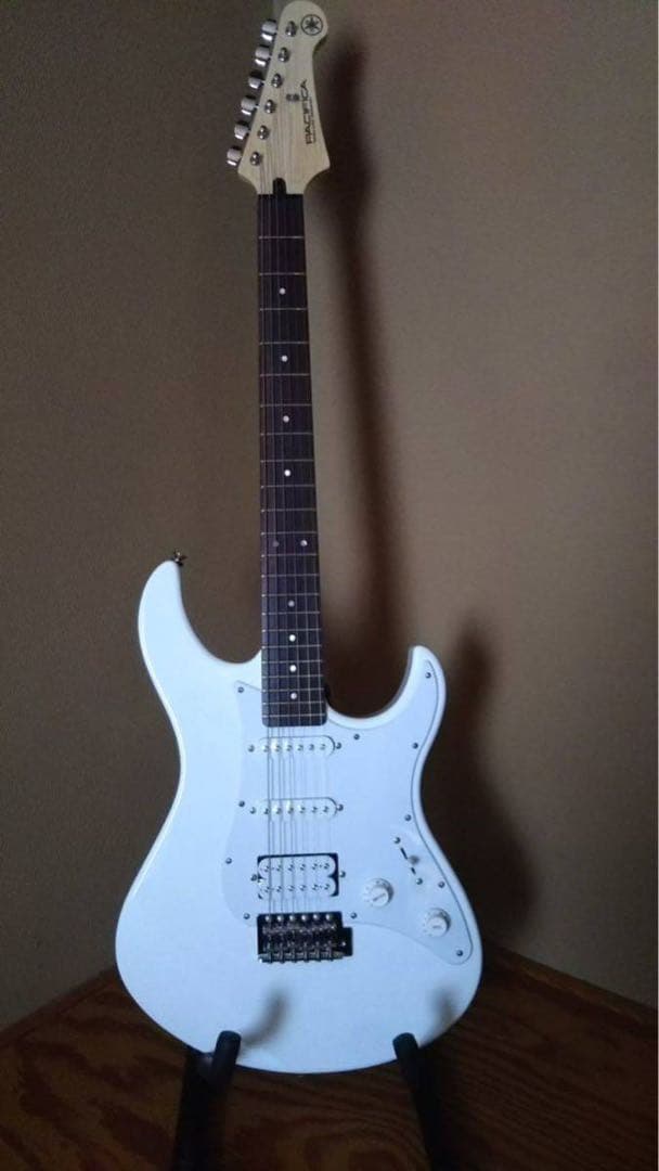 ハ*ネ様 ホワイト エレキギター ストラトキャスタータイプ