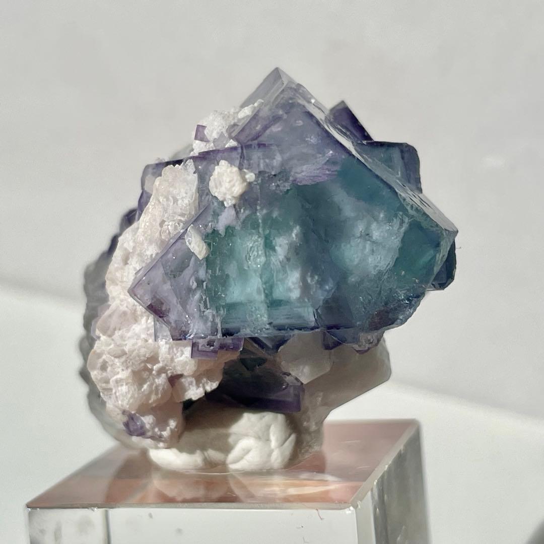 391 中国　ヤオガンシャン産　ポーセリンフローライト