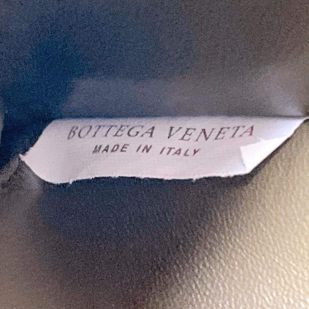 ボッテガヴェネタ　イントレチャート　グリーンケース　P005893190