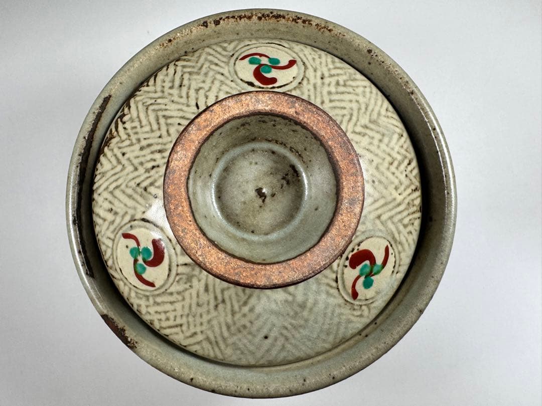 人間国宝 島岡達三 作 象嵌赤絵草花文夫婦飯碗 共箱 象嵌 赤絵 夫婦 茶碗