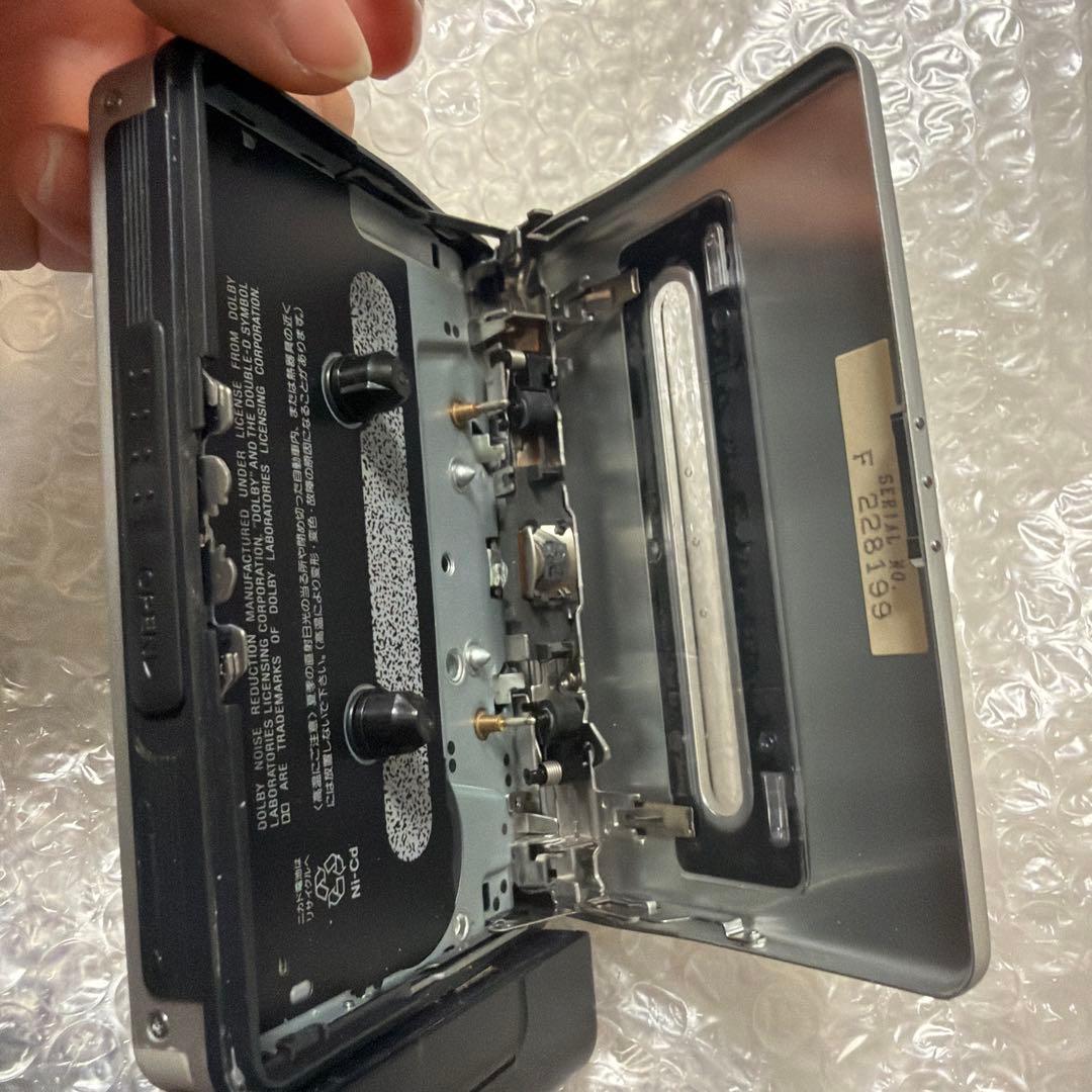 SONY カセットウォークマン WM-EX677日本製