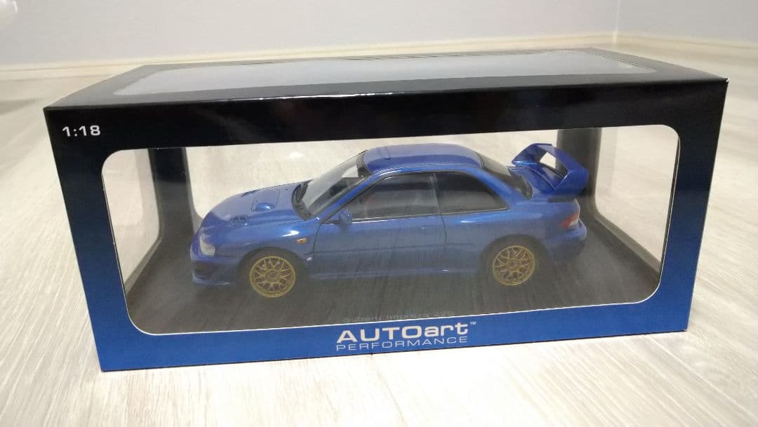 AUTOart　1/18 SUBARU インプレッサ22b STi ミニカー