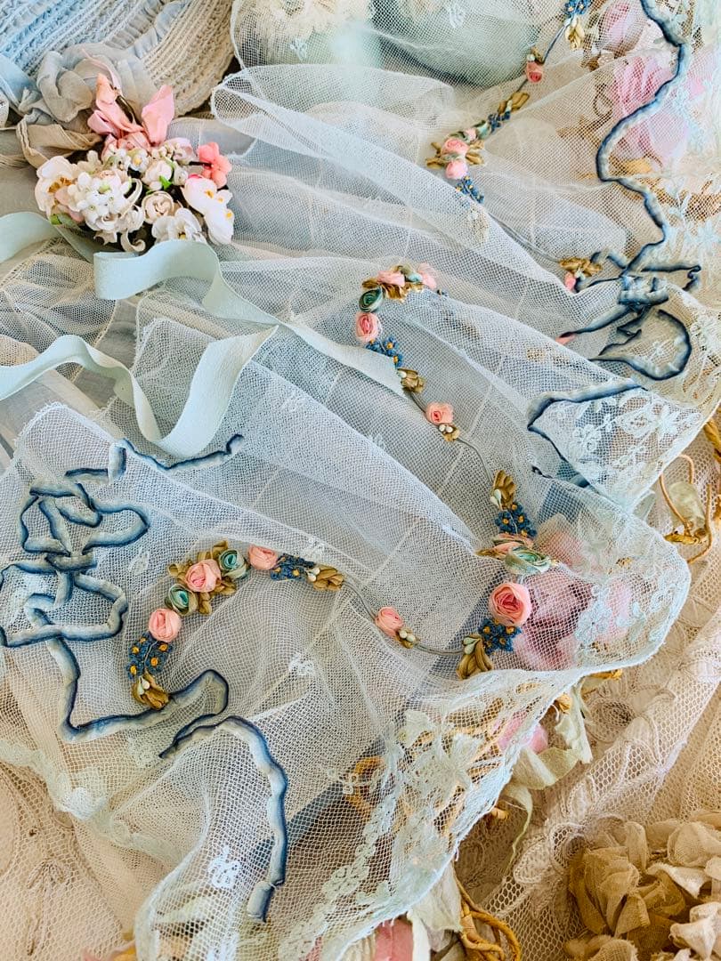 ま*ん様 フランスアンティークチュールレースヴェール※ロココローズモチーフリボン