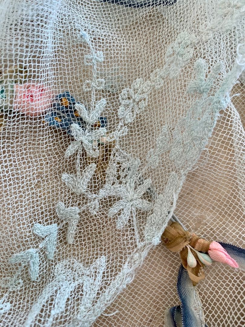 ま*ん様 フランスアンティークチュールレースヴェール※ロココローズモチーフリボン