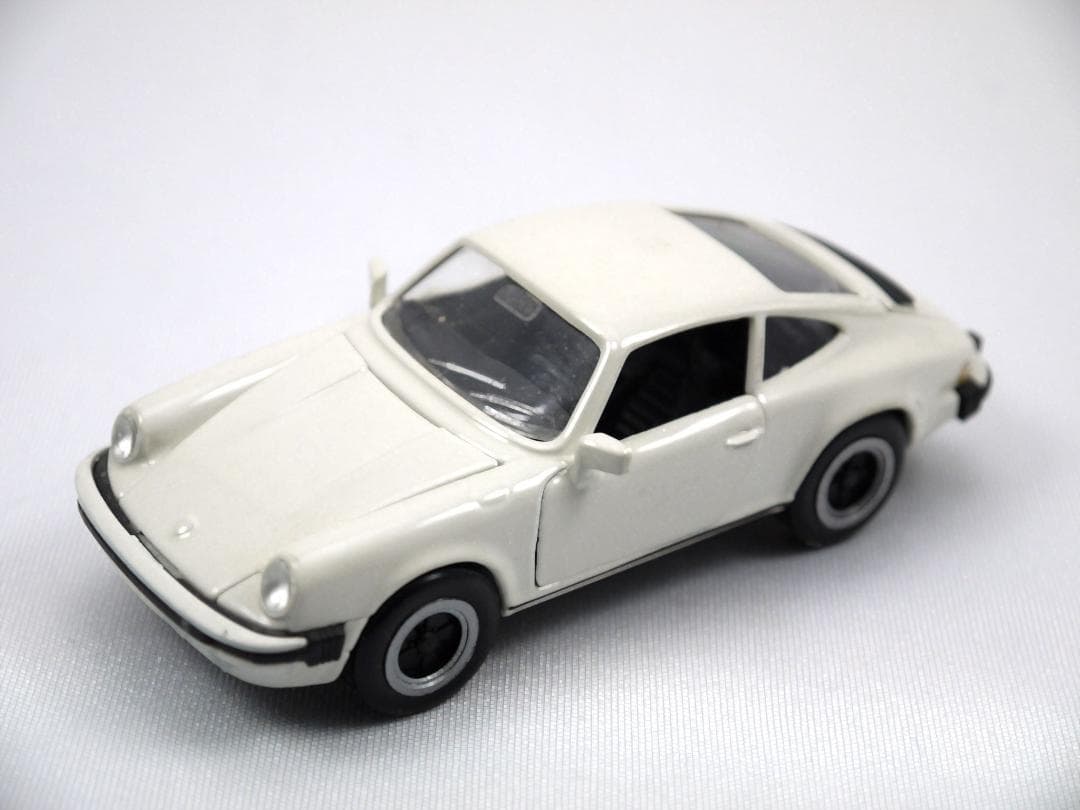 1/43 NZG Modelle #261 ポルシェ カレラ3.2