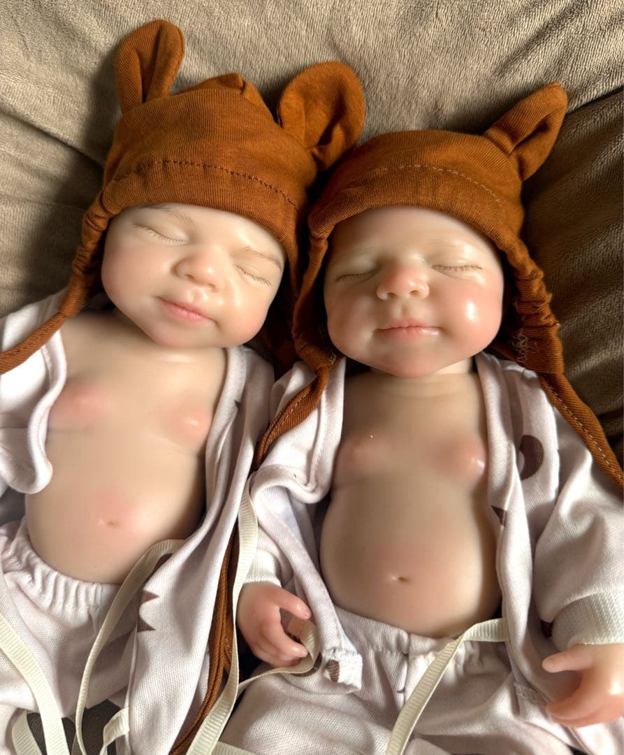 ★新品★リボーンドール フルシリコン 仲良し双子ベビーちゃん♥女の子33cm