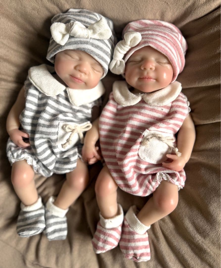 ★新品★リボーンドール フルシリコン 仲良し双子ベビーちゃん♥女の子33cm