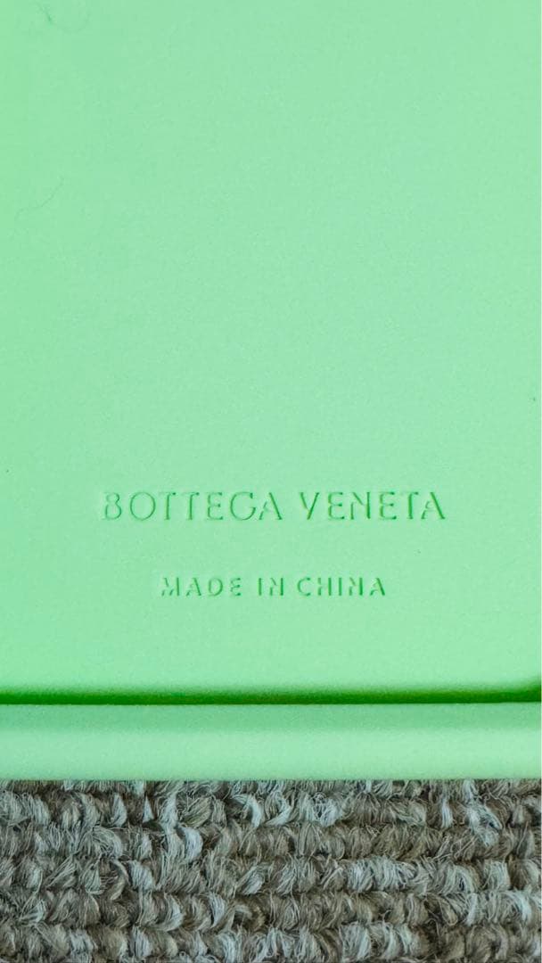 BOTTEGA VENETA【iPhone14Pro】ラバーケース