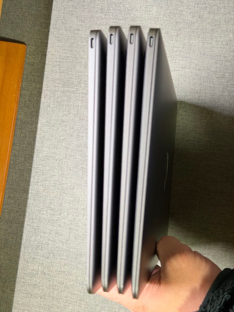 macbook 12インチ　m3-8-256 バッテリー不具合　ジャンク扱い