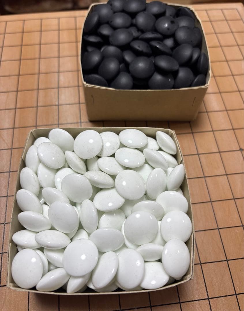 年代物をリフレッシュした木製碁盤　碁石付き