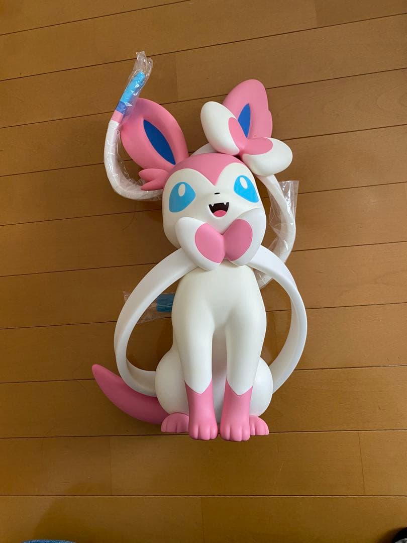 訳あり特価　ポケモン　ニンフィア　海外限定 フィギュア 正規品 FUNISM