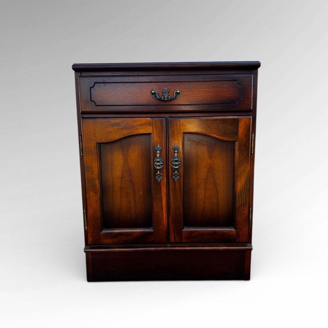 カリモク コロニアル キャビネット 花台 チェスト アンティーク調　約9.3万