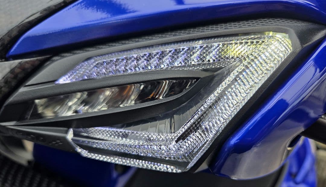 KOSO 製 シグナスX　5型用 シーケンシャルウィンカー