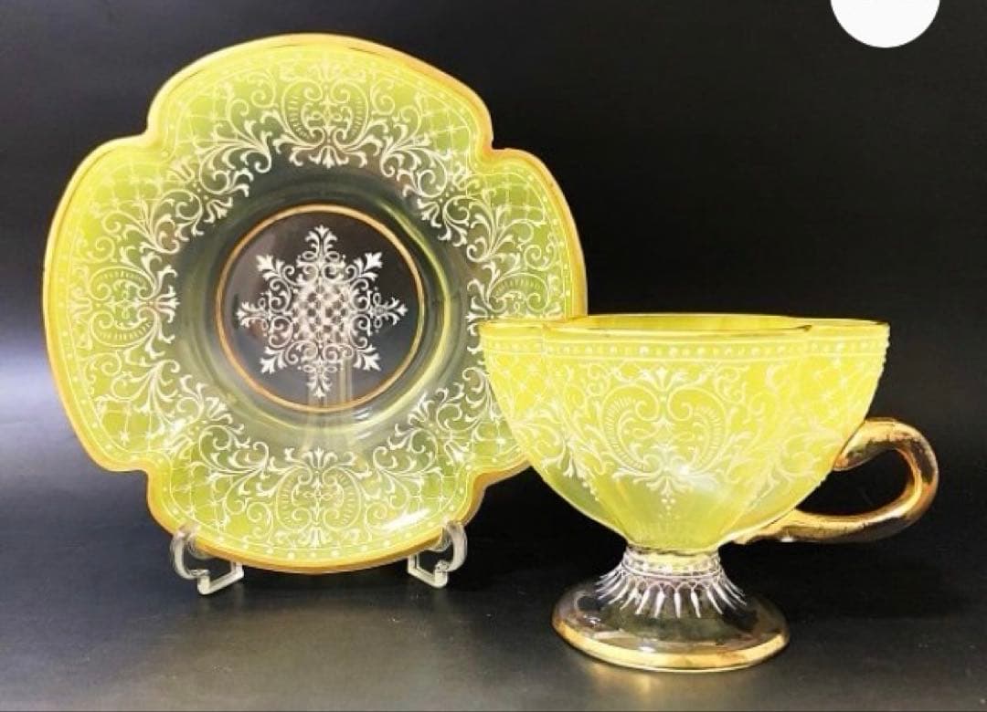 骨董　時代ガラス　精密エナメル絵付け　金彩　四葉型　ウランガラス　プレート１客