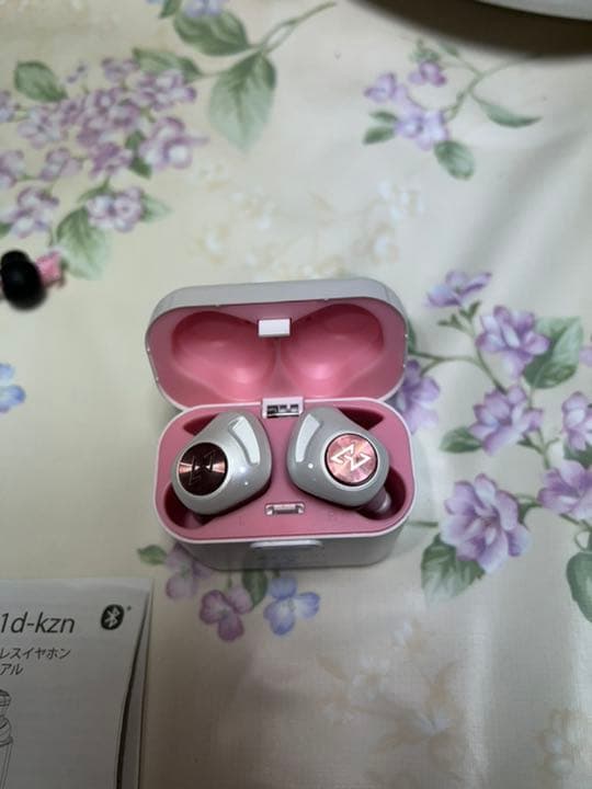 極美品　希少　キズナアイ×AVIOT  イヤホン　リミテッドバージョン