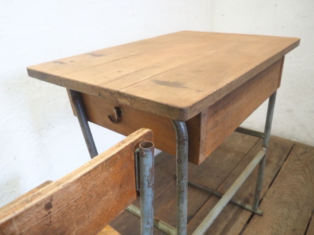 1241　ヴィンテージ　古い木と鉄のテーブルとイスのセット　机　デスク　レトロ