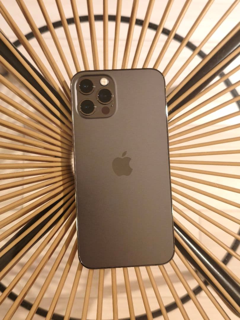 [美品]Apple iPhone 12 Pro グラファイト 本体 SIMフリー
