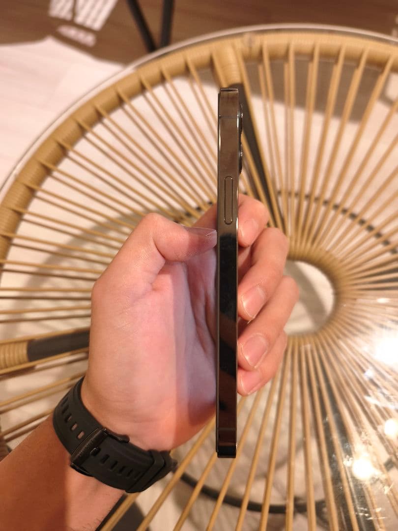 [美品]Apple iPhone 12 Pro グラファイト 本体 SIMフリー