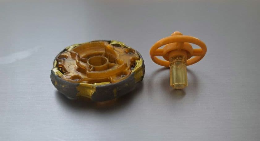 ベイブレードX　ウィザードロッド メタルコート　ゴールド+ビット