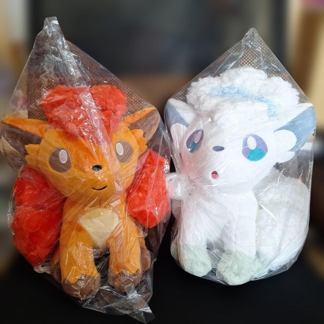 新品　タグ付き　ポケモンセンター　ロコン　アローラロコン　ふわふわ　ぬいぐるみ