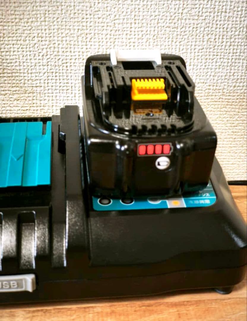 美品【土日限定お値下げ】マキタ掃除機CL282FD 18vバッテリー/急速充電器