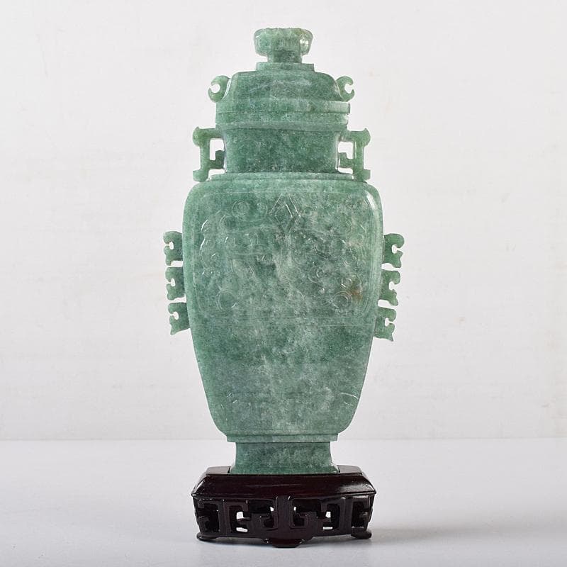 中国　玉石翡翠彫刻　飾壷　約530g　唐木台付　D　R8759
