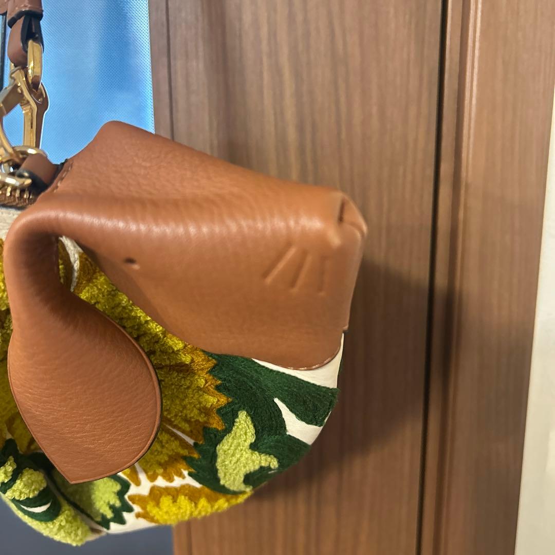 LOEWE うさぎ型ショルダーバッグ 花柄刺繍　レア　美品