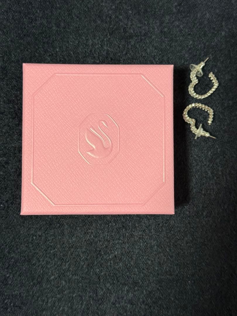 【バビ】SWAROVSKIピアス 箱無し