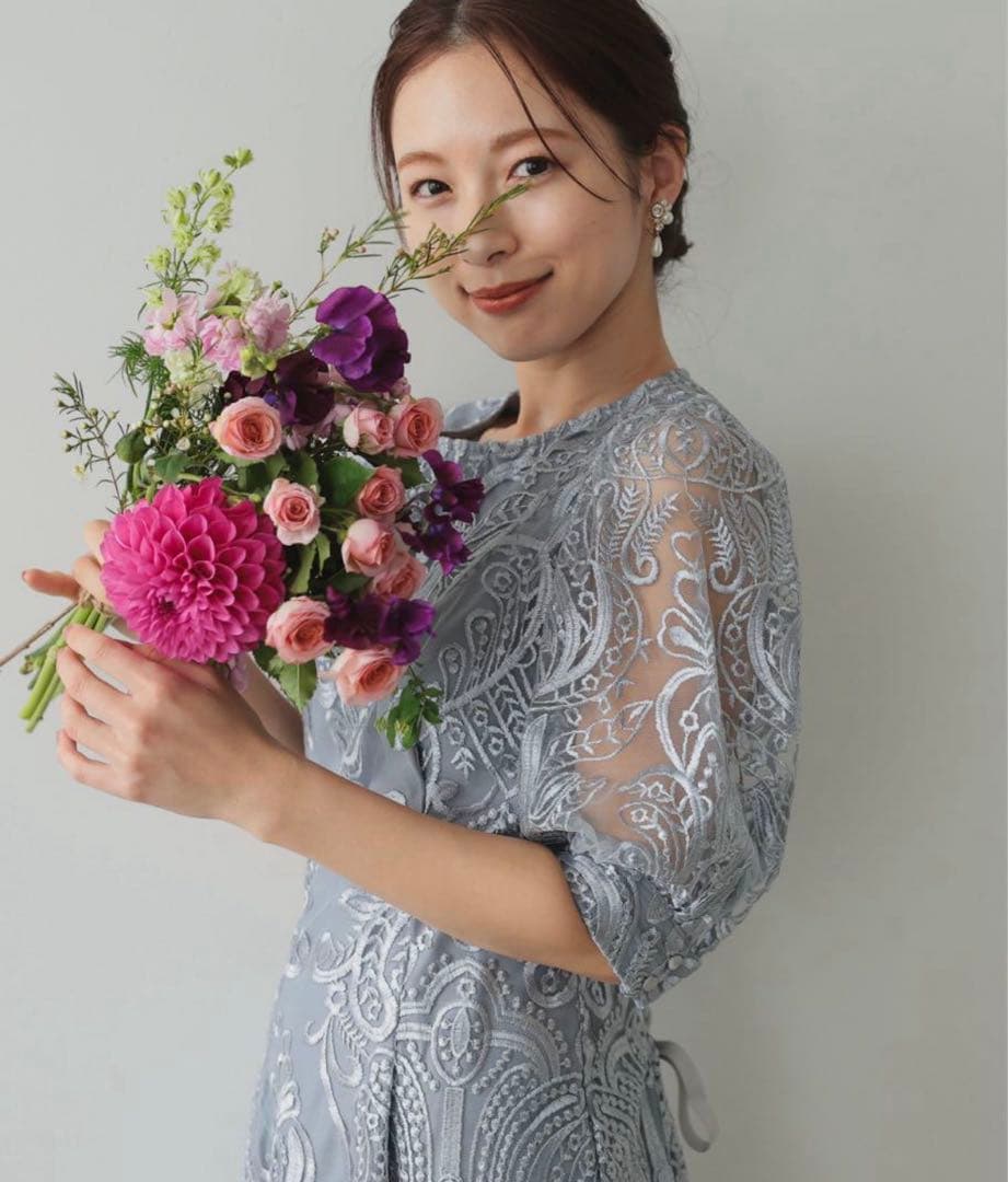 エンブロイダリーコクーンドレス ／ ブルー