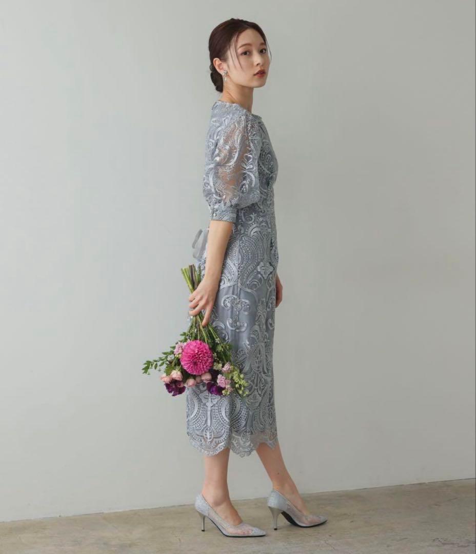 エンブロイダリーコクーンドレス ／ ブルー