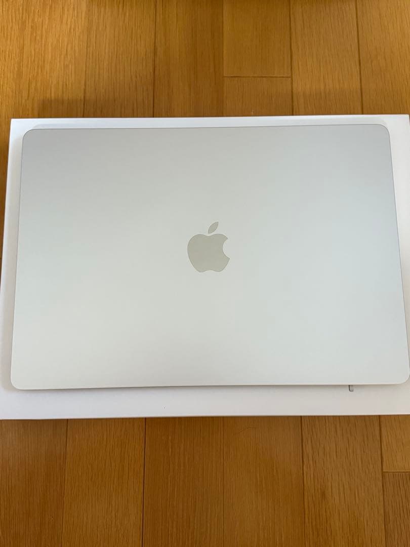 MacBook M2 2023 15インチ シルバー