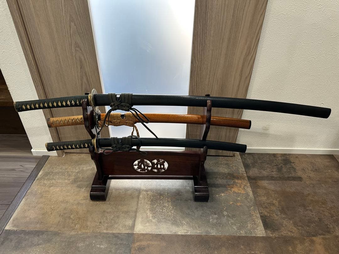 模造刀 3本セット（刀掛け付き）