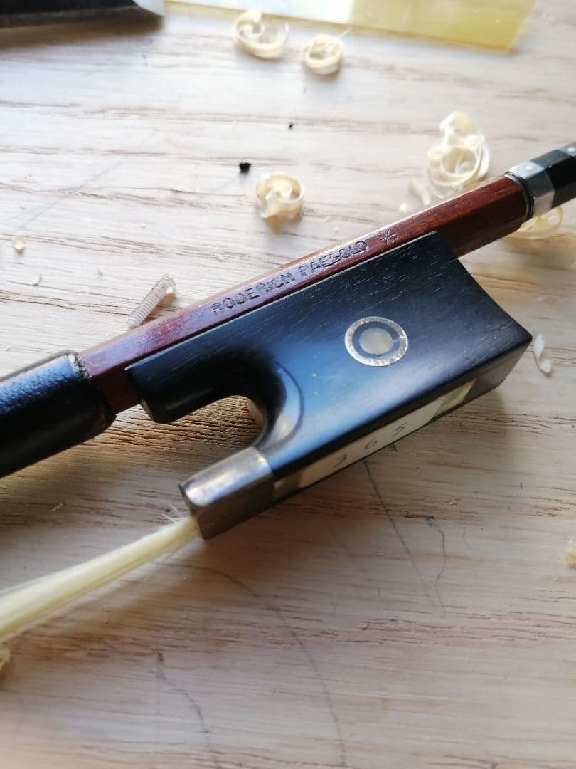 ヴァイオリン　弓　ペゾルト