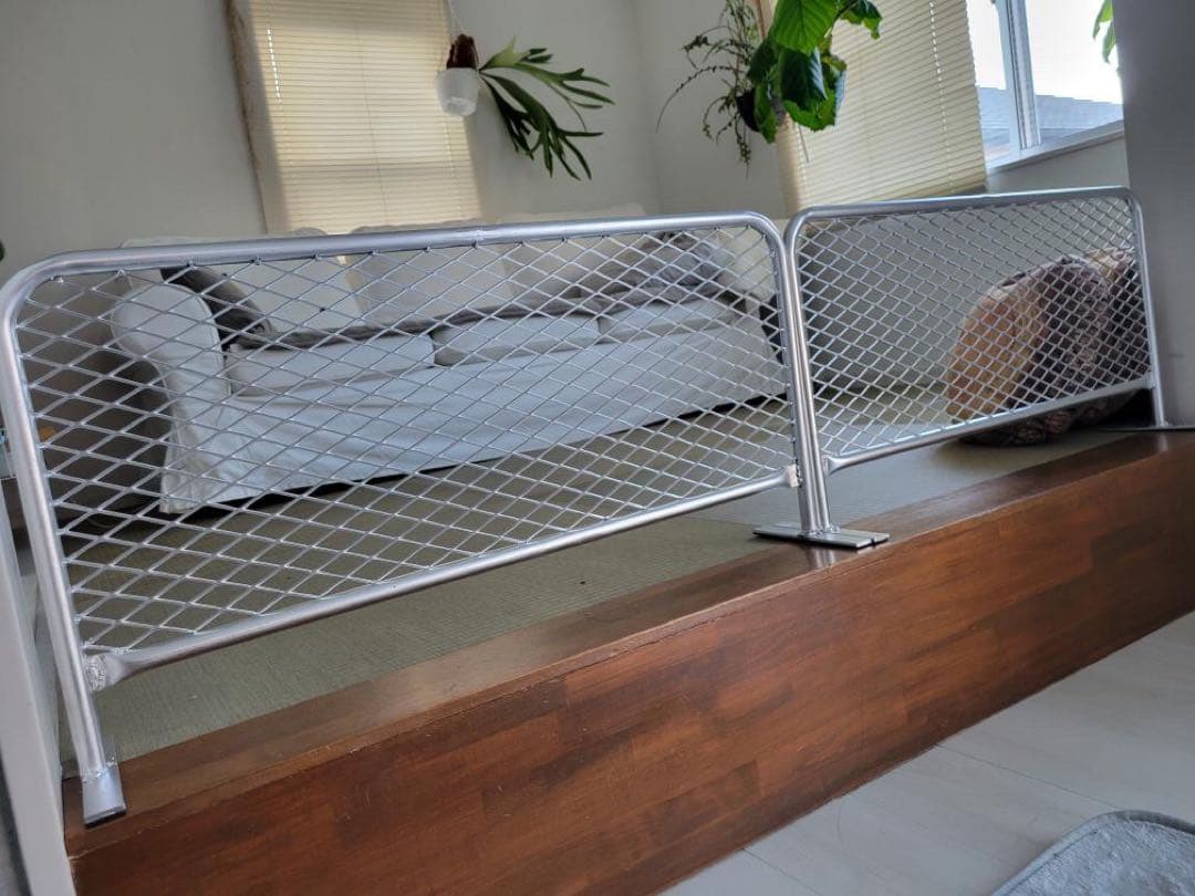 自立式アメリカンフェンス風　ドッグバリケード　間仕切り　パーテーション　脱走対策