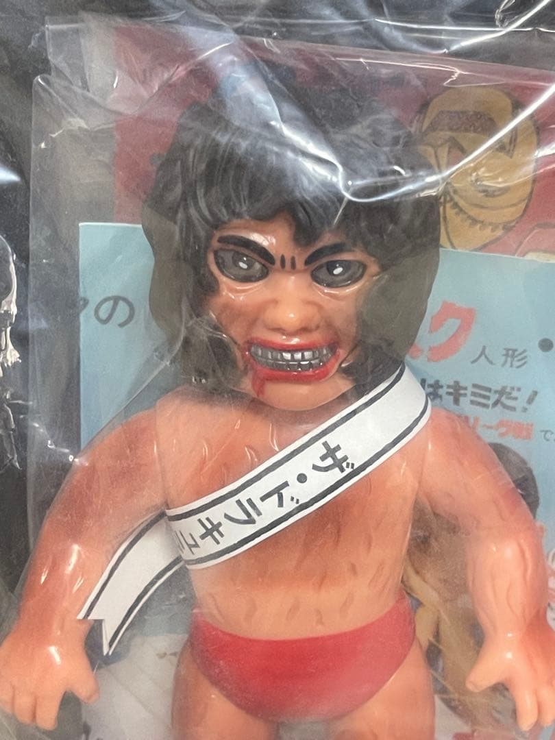 新品未開封　メディコムトイ　中嶋製作所　タイガーマスク　ザドラキュラ　ソフビ