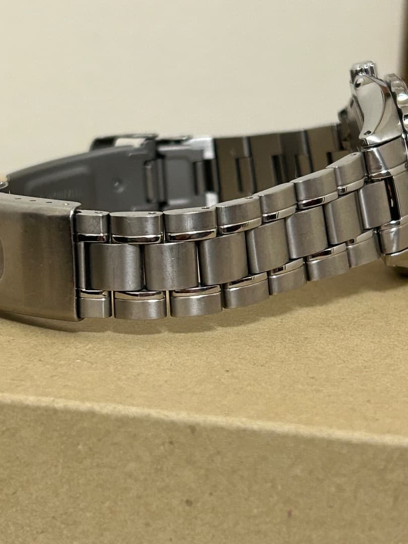 SEIKO V147 チタニウムソーラー　腕時計