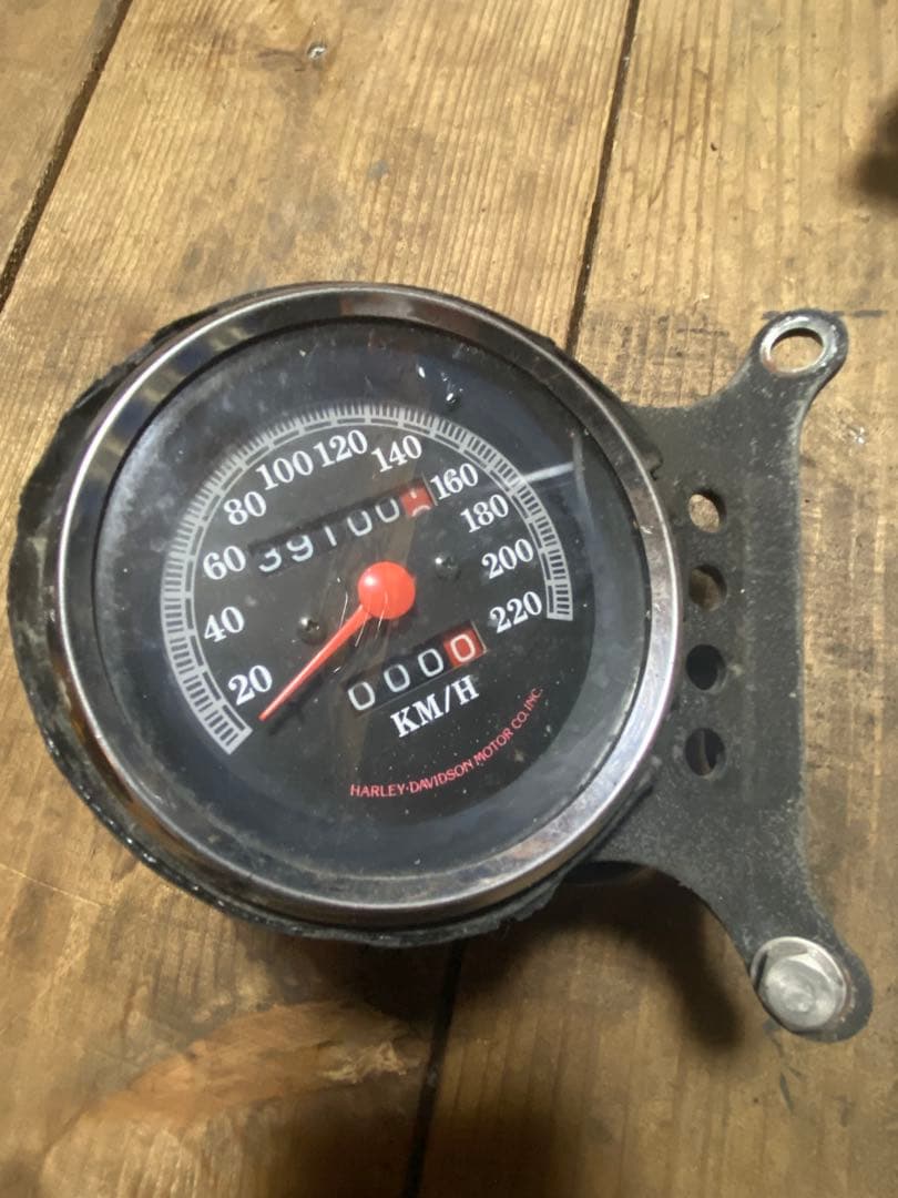 ハーレーダビットソン　XLH883 純正メーター 移設ブラケット付き