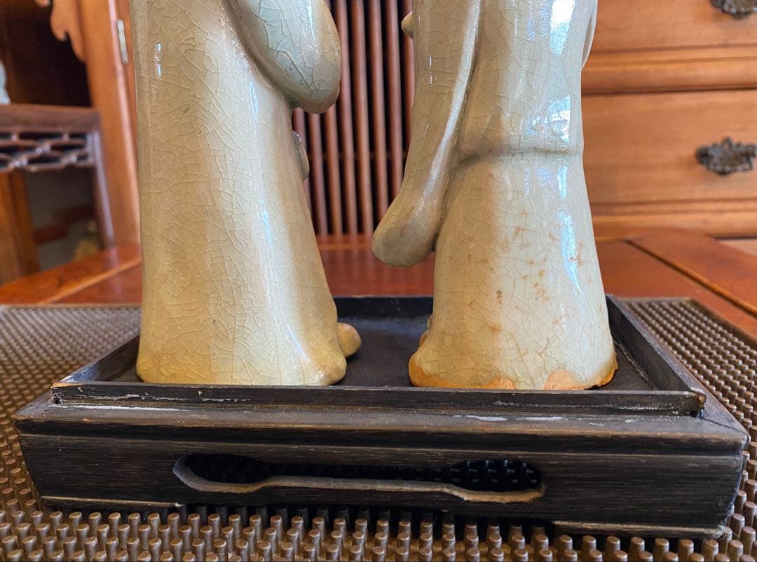 中国　青磁人物像ペア・鑑賞ケース付 ・ヴィンテージ　レア ・中国　台湾茶器